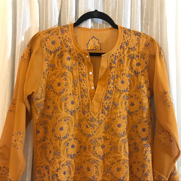 Vintage Floral Pattern Embroidered Tunic - Picture 2 of 8